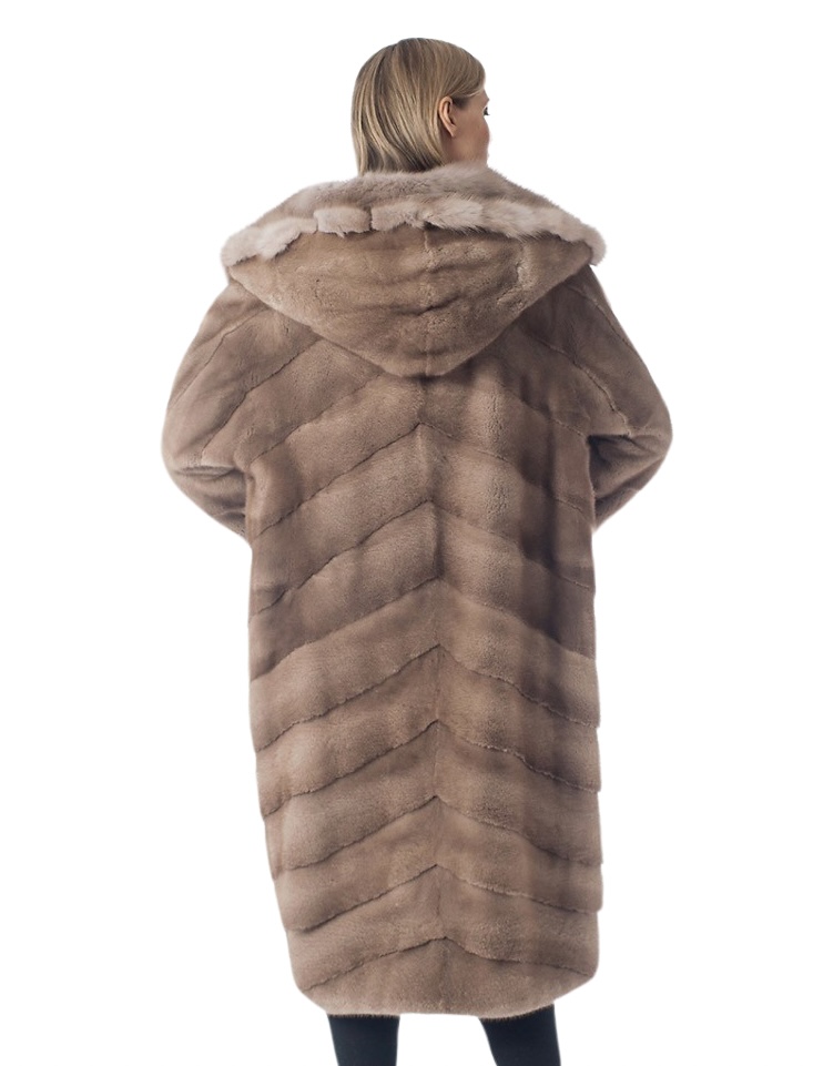 White fur coat – THE TOÉ